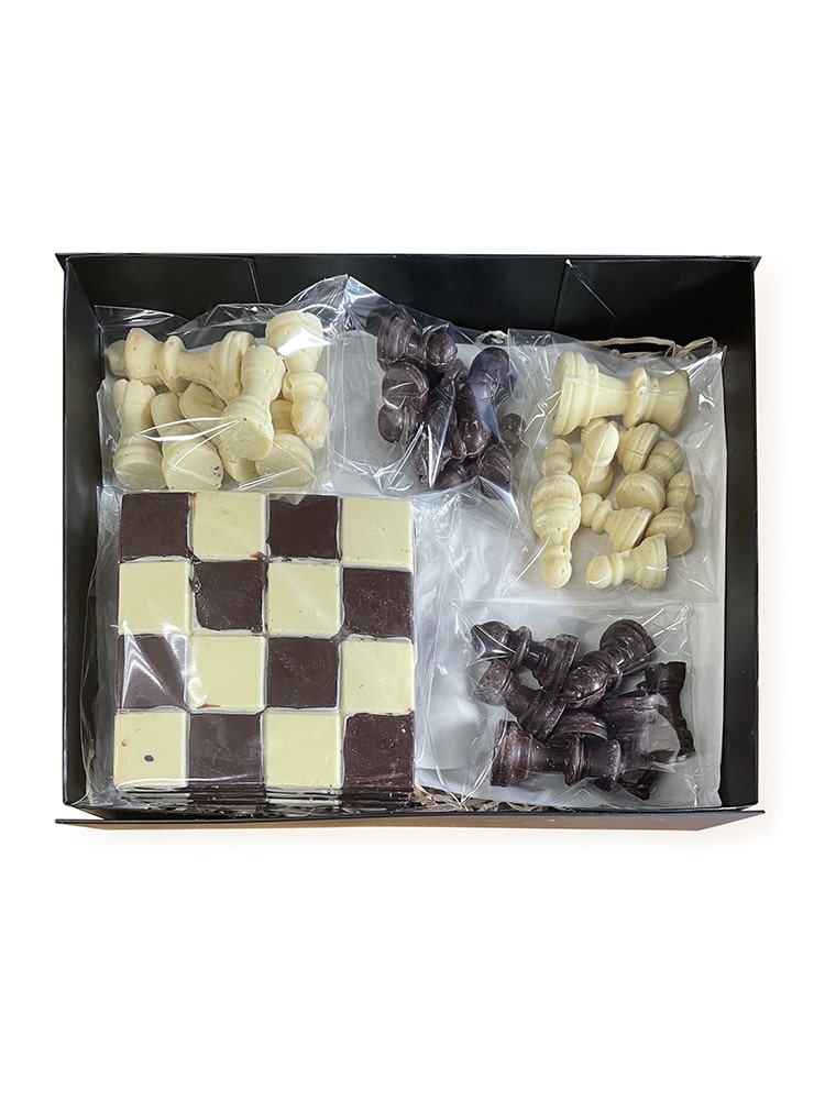 ChessSet-Chocolate-FullSet.jpg