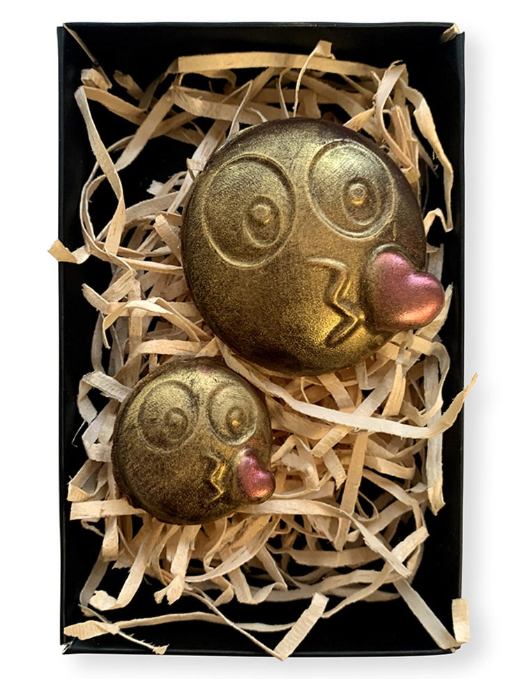 Emoji-Kisses-Chocolate-Boxed-Open.jpg